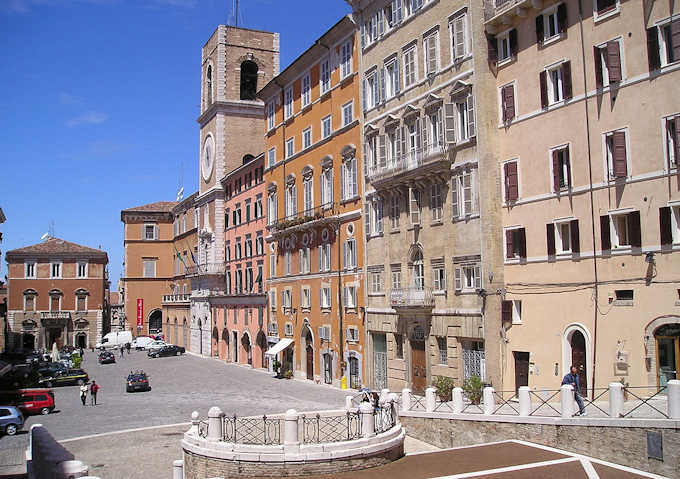 Piazza del Plebiscito, einer der Hauptpltze von Ancona