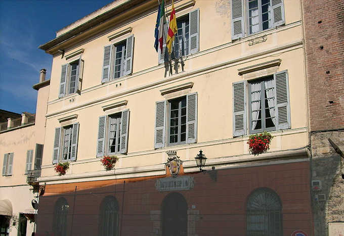 Das Rathaus von Albenga