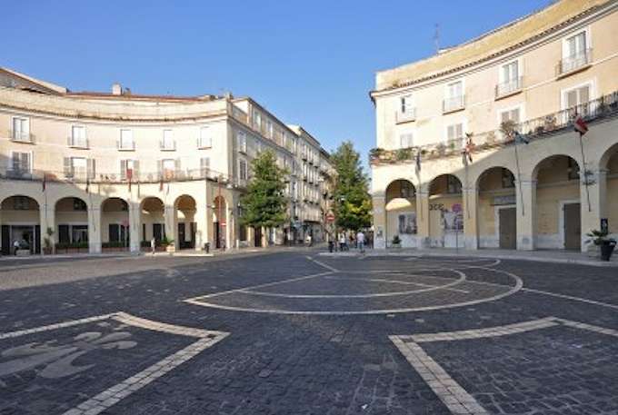 Der Piazza Dante in Caserta