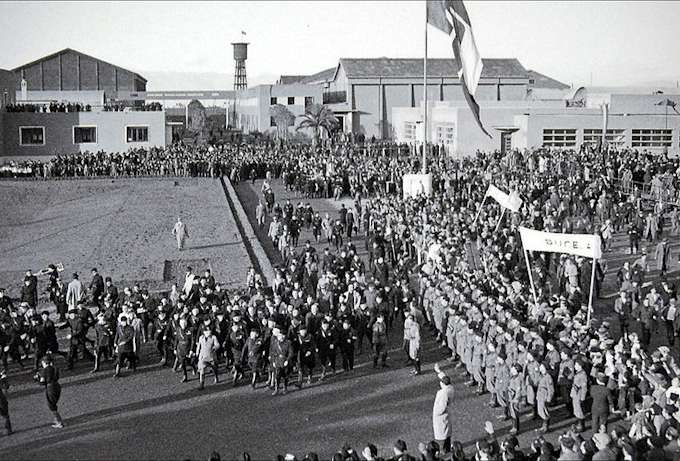 Mussolini bei der Eröffnungsfeier von Cinecittà