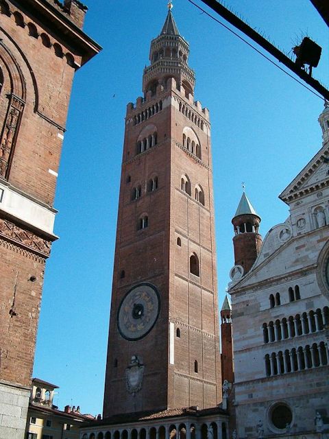 Der "Torrazzo", das Wahrzeichen von Cremona