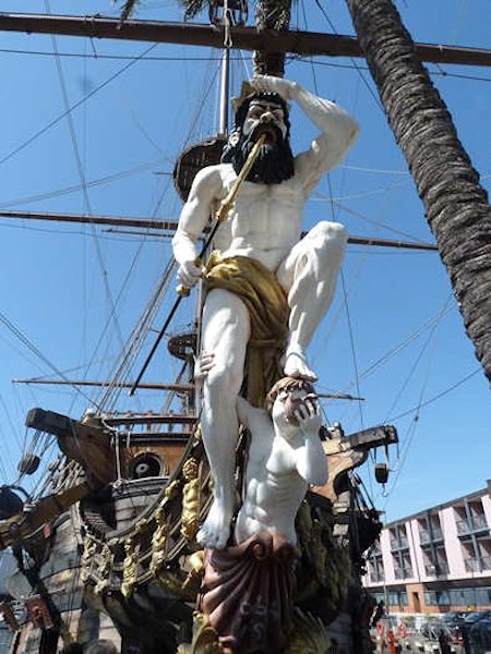 Das Segelschiff "Neptune" im alten Hafen von Genua