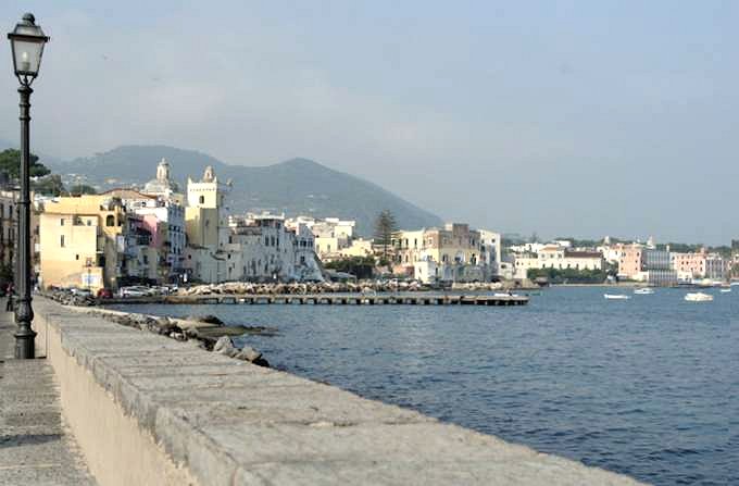 Der Hauptort Ischia