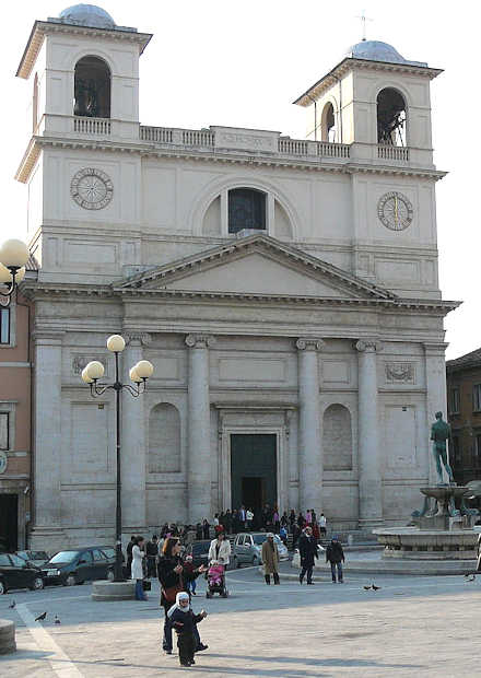 Die Kathedrale Santi Massimo e Giorgio