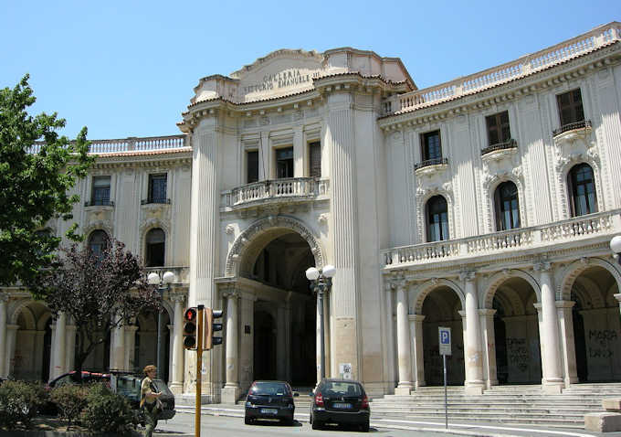Der Eingang zur Galleria Vittorio Emanuele III