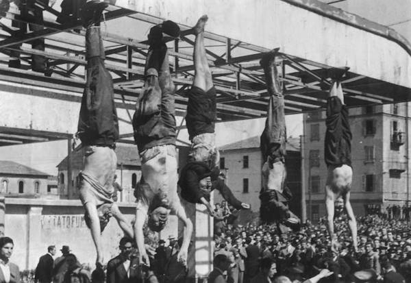 Die Leiche von Benito Mussolini