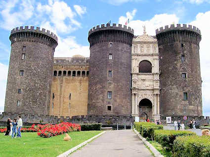 Das Castello Maschio Angioino in Neapel