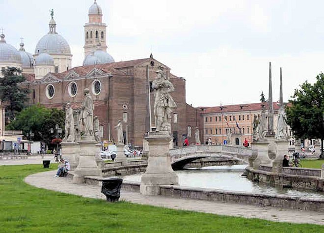 Padua - Der Platz "Prato della Valle"