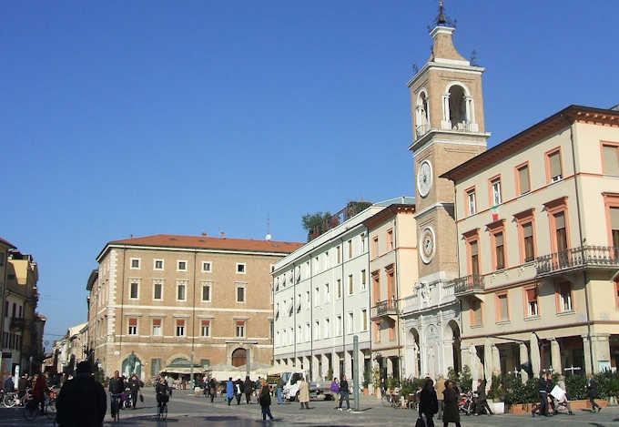 Rimini: Die "Piazza tre Martiri"