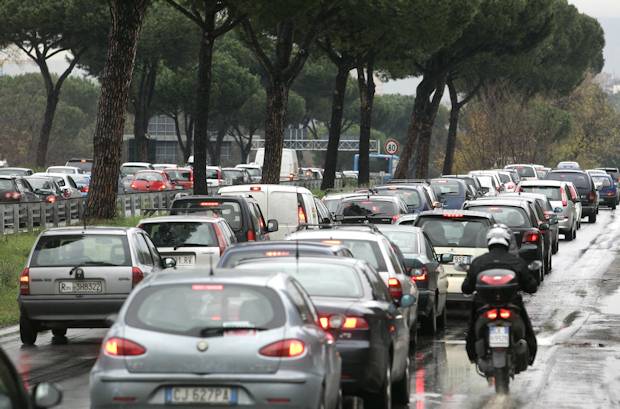 Straßenverkehr in Italien