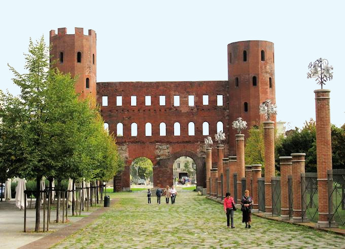 Turin - Die römische Porta Palatina