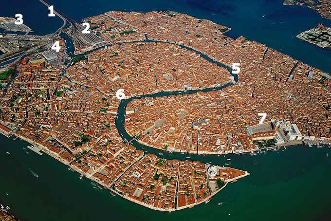 Luftbild der Altstadt von Venedig