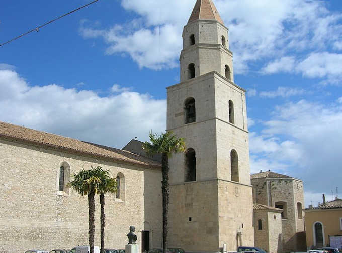 Der Dom Sant'Andrea in Venosa